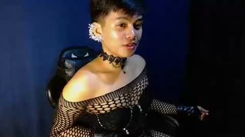 Snapshot of iya143 chatting on 11.21.25 iya143 online show from 11.21.25