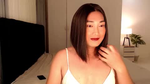 Snapshot of iya_hermosa chatting on 12.20.25 iya_hermosa online show from 12.20.25