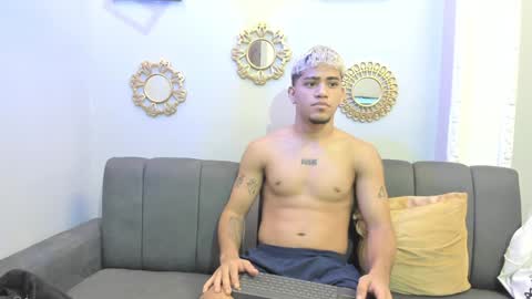 Snapshot of izaak_taylor7 chatting on 01.24.25 izaack online show from 01.24.25
