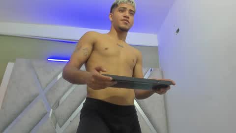 Snapshot of izaak_taylor7 chatting on 02.08.25 izaack online show from 02.08.25