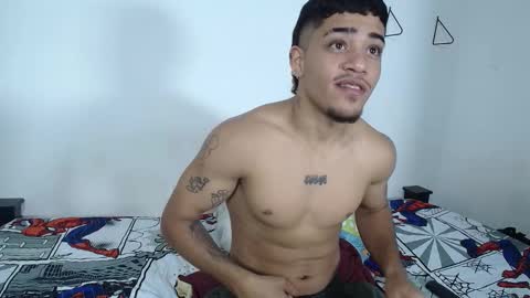 Snapshot of izaak_taylor7 chatting on 09.29.25 izaack online show from 09.29.25