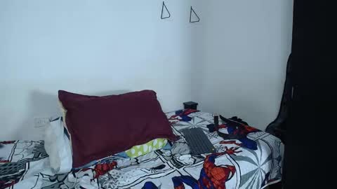Snapshot of izaak_taylor7 chatting on 09.30.25 izaack online show from 09.30.25