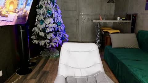 izi online show from 12.19.24