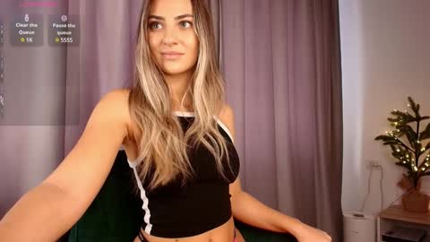 izy bellee online show from 01.11.25