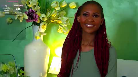 Snapshot of izzie_sugar chatting on 10.09.25 Sugar Babe online show from 10.09.25