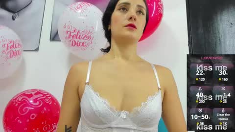 Izzy online show from 02.15.25