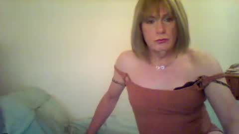 Snapshot of izzy_mchoney chatting on 01.02.25 izzy_mchoney online show from 01.02.25