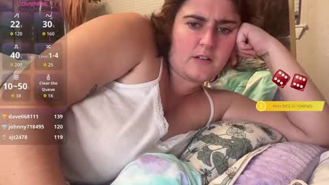 Snapshot of izzyishottttt chatting on 09.10.25 izzyishottttt online show from 09.10.25