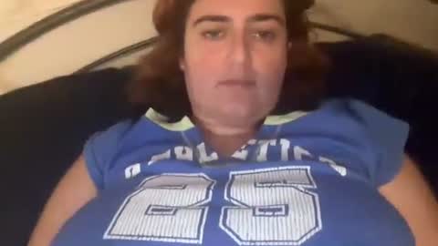 Snapshot of izzyishottttt chatting on 09.29.25 izzyishottttt online show from 09.29.25