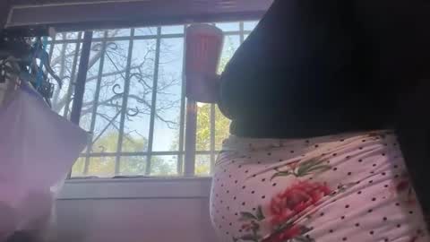 Snapshot of izzyishottttt chatting on 10.30.25 izzyishottttt online show from 10.30.25