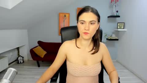 Snapshot of izzymonro chatting on 11.26.25 Izzy online show from 11.26.25