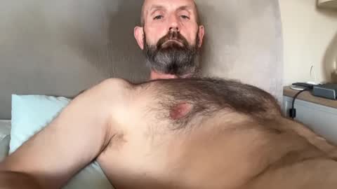 Snapshot of izzysboytoy1 chatting on 06.25.26 izzysboytoy1 online show from 06.25.26