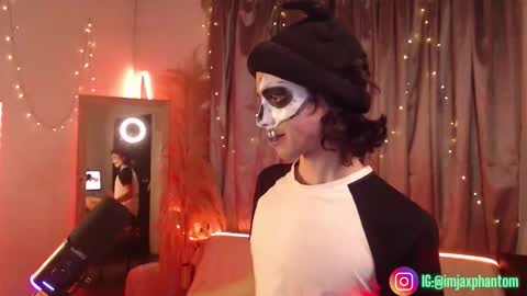 Snapshot of j_a_x_x_x_o_n chatting on 10.31.25 Hey im Jaxxxon check my info online show from 10.31.25