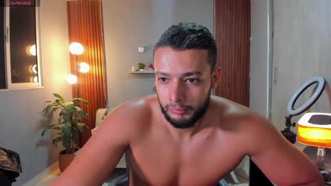 Calix  Independient model Insta and twt Calixsnake online show from 04.30.26