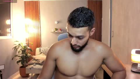 Calix  Independient model Insta and twt Calixsnake online show from 05.20.26