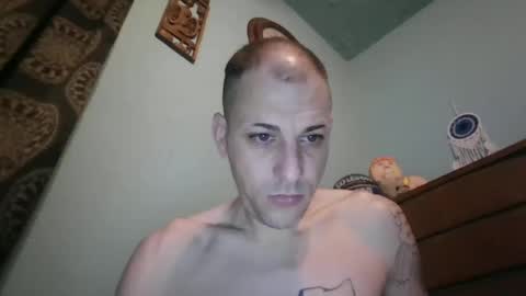 Snapshot of j_lion85 chatting on 10.28.25 j_lion85 online show from 10.28.25