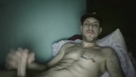 Snapshot of j_lion85 chatting on 11.06.25 j_lion85 online show from 11.06.25