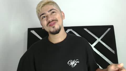 Snapshot of jack03xx_ chatting on 10.05.25 Jack online show from 10.05.25