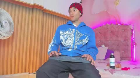 Snapshot of jack__baby_ chatting on 12.20.25 jack__baby_ online show from 12.20.25