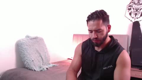 Snapshot of jack_master_muscle chatting on 02.03.25 jack and leah online show from 02.03.25