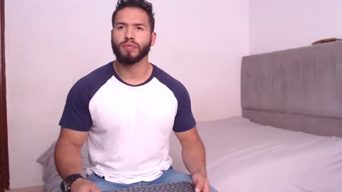 Snapshot of jack_master_muscle chatting on 02.25.25 jack and leah online show from 02.25.25