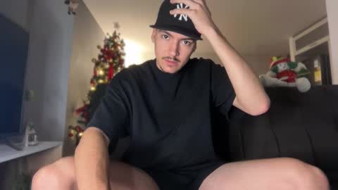 Snapshot of jack_norizz chatting on 12.05.25 INDEPENDENT MODEL online show from 12.05.25