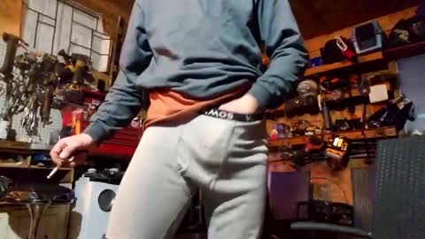 Snapshot of jackboys16 chatting on 12.21.24 Dess online show from 12.21.24