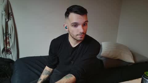 Snapshot of jackdesfeux chatting on 02.25.25 Jack  online show from 02.25.25