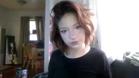 Snapshot of jackievilleof chatting on 12.18.24 sophi scott online show from 12.18.24