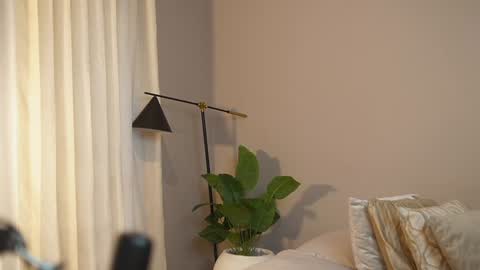 Jackson Bell online show from 02.04.25