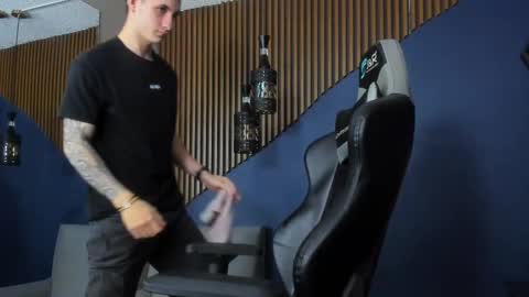 Jackson Olsen online show from 02.10.25