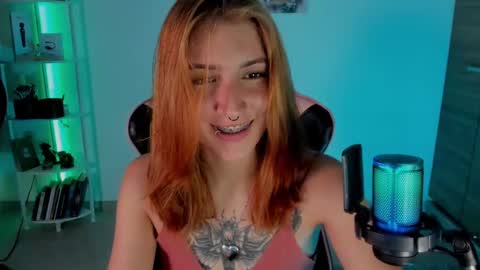 Linda Sofia help me get to 100 thumbs up online show from 12.12.24