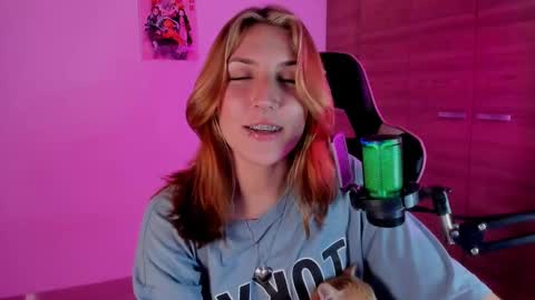 Linda Sofia help me get to 100 thumbs up online show from 01.07.25