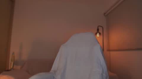 Linda Sofia help me get to 100 thumbs up online show from 09.14.25