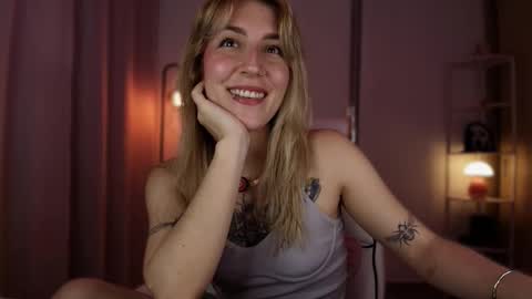 Linda Sofia help me get to 100 thumbs up online show from 02.22.26