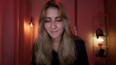 Linda Sofia help me get to 100 thumbs up online show from 03.16.26