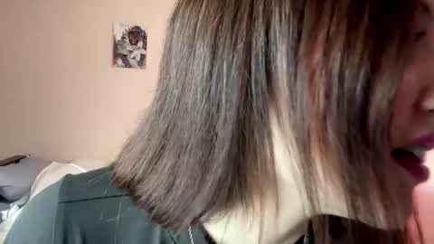 Lillian online show from 05.04.26