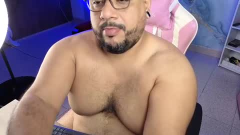 Snapshot of jacoob_woods chatting on 07.26.26 daddy sir master bear online show from 07.26.26