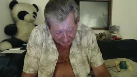 Snapshot of jacques_de_france chatting on 02.21.25 Jacques online show from 02.21.25