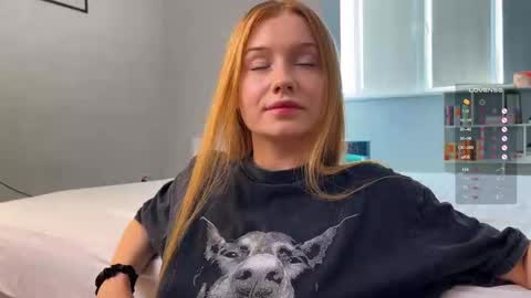 Snapshot of jacques_season chatting on 09.17.25 Jacques  Emily  online show from 09.17.25