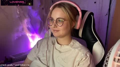 Snapshot of jacywinslat chatting on 11.02.25 jacywinslat online show from 11.02.25