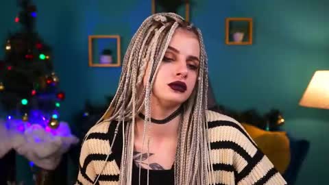 Snapshot of jade_castle chatting on 12.15.24 jade_castle online show from 12.15.24