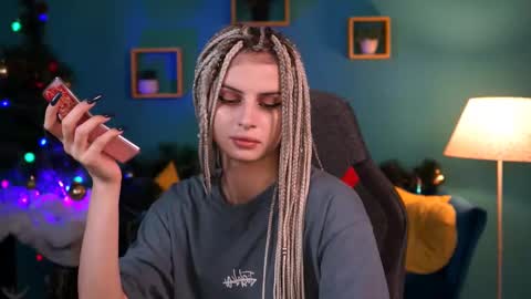 Snapshot of jade_castle chatting on 12.21.24 jade_castle online show from 12.21.24