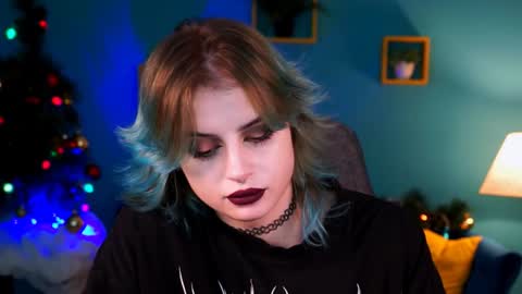 Snapshot of jade_castle chatting on 01.14.25 jade_castle online show from 01.14.25