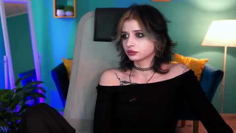 Snapshot of jade_castle chatting on 02.21.25 jade_castle online show from 02.21.25