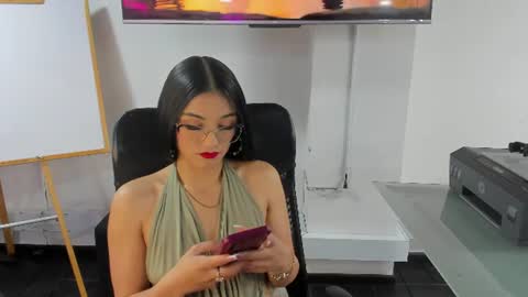 Snapshot of jade_connor chatting on 07.23.26 jade_connor online show from 07.23.26