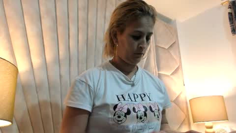 Snapshot of jade_squirt chatting on 11.10.25 Jade online show from 11.10.25