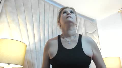 Snapshot of jade_squirt chatting on 11.24.25 Jade online show from 11.24.25