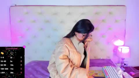 Snapshot of jade_white_ chatting on 12.21.24 jade white online show from 12.21.24