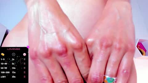 Snapshot of jade_white_ chatting on 12.24.24 jade white online show from 12.24.24